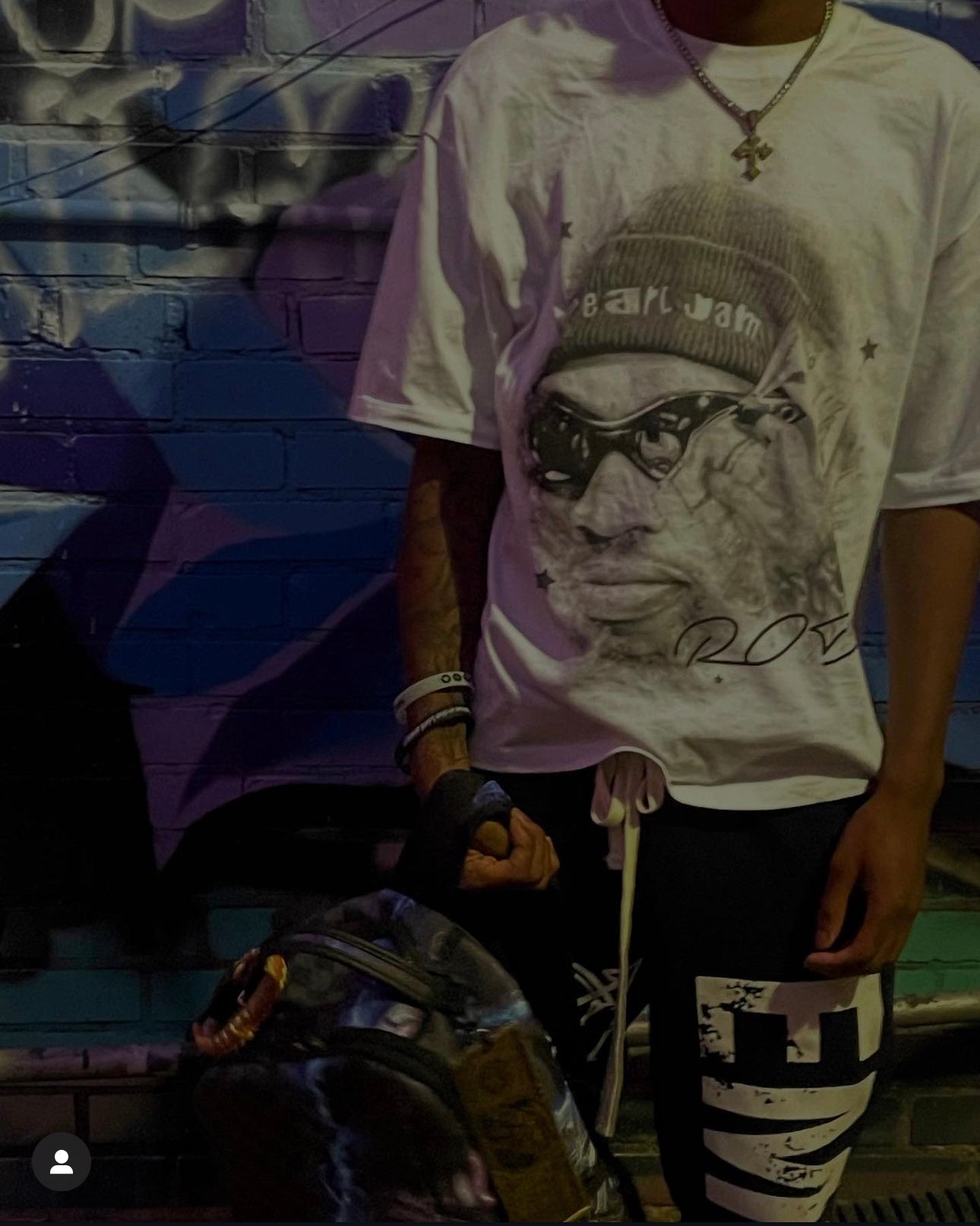 Unisex Dennis Rodman streetwear shirt – ROD graphic tee with beanie, shades, and tattoo details