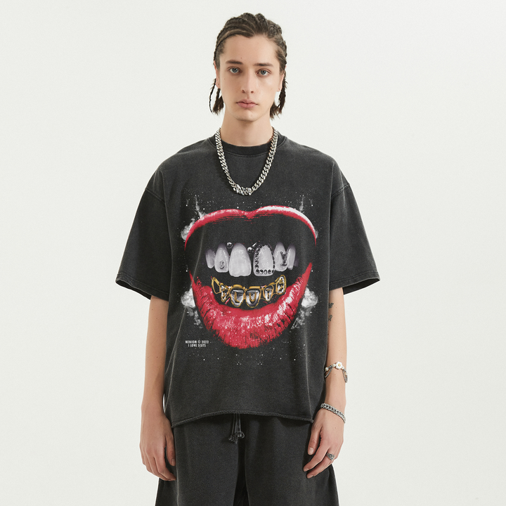 Oversized NENIOM streetwear shirt – I Love Sluts tee with bold grillz design and red lips artwork