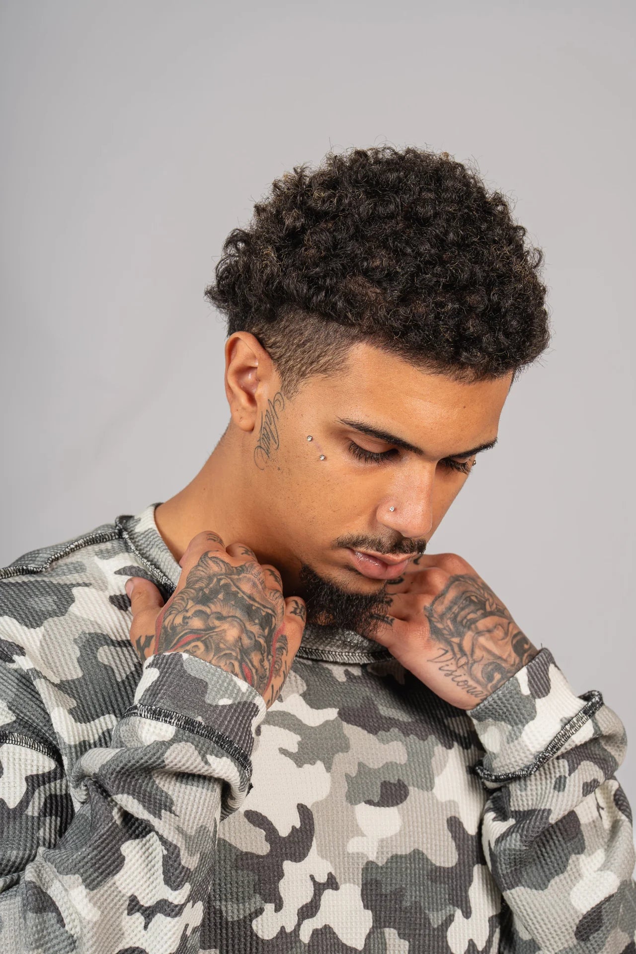 Neniom boxy thermal long sleeve shirt in burnt gray military camo